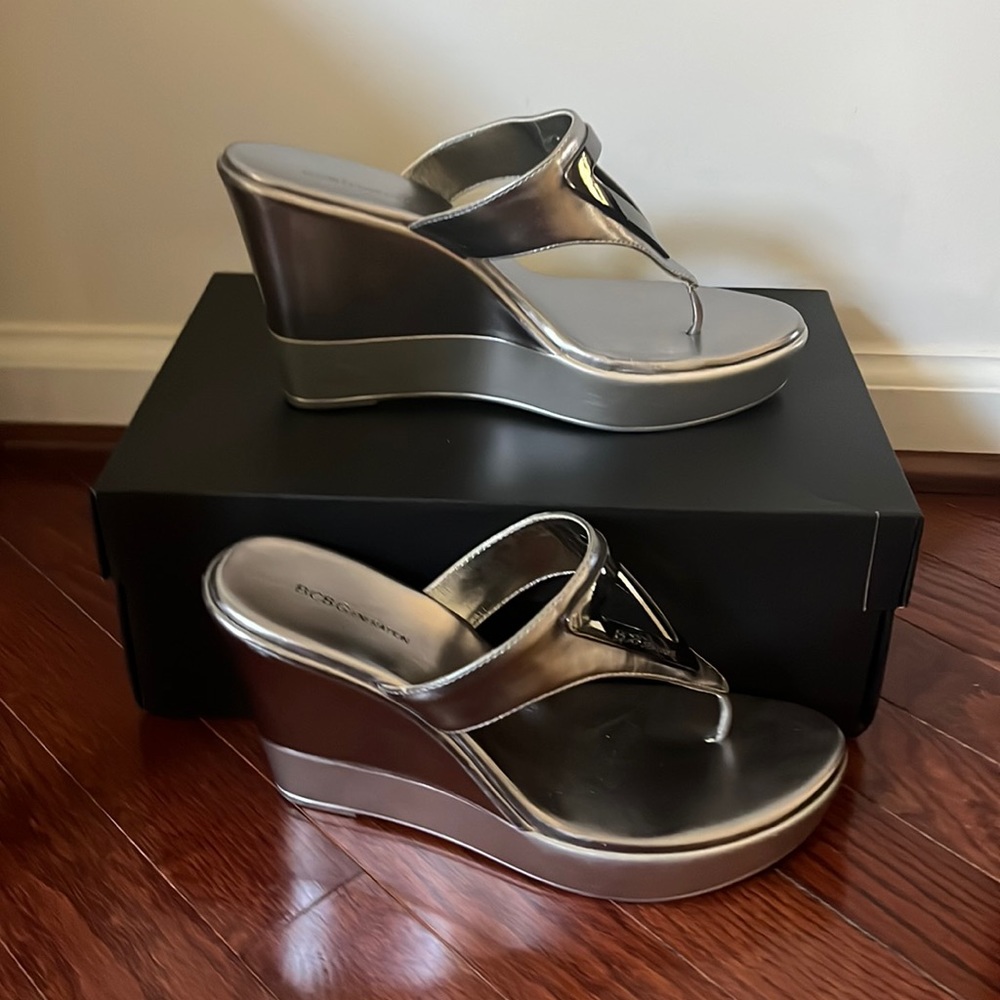 BCBG wedges